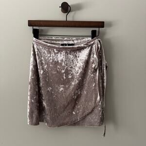 EUC LULUS CRUSHED VELVET WRAP MINI SKIRT SIZE SMALL